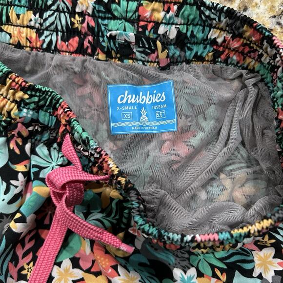 Chubbies The Bloomerangs XS 5.5” Inseam Black Floral Classic Swim Trunk - Picture 3 of 9